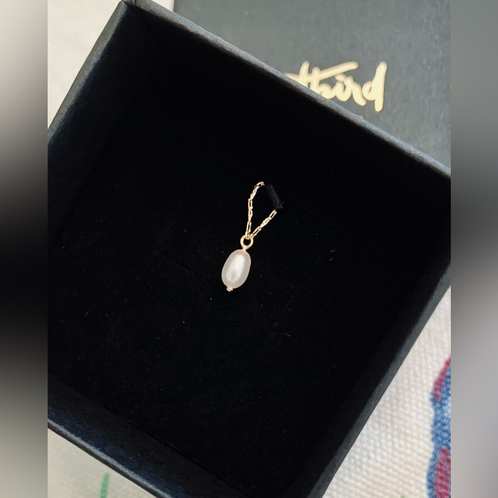 Brand New Unworn Catbird NYC Tiny Souvenir Pearl Charm 14k Gold Adorable in Box!